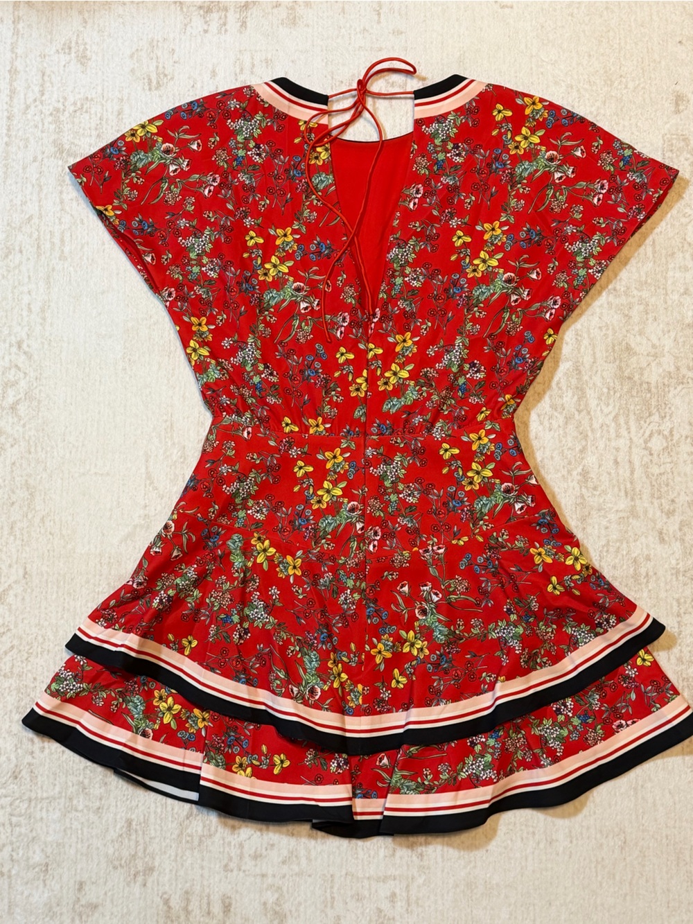 Alice + Olivia Red Floral Tie-Back Casual Dress - Picture 7 of 9